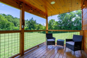 Patriots Tiny Home w Hot Tub Fire Pit Grill
